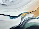 Abstract marmerschilderij in wit, taupe en turquoise