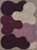 Amoebevlekken in de stijl Organic Geometry, in diep aubergine, pruim en verstoft lila, met bleek oestergrijs