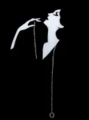 Art deco silhouet van een vrouw met parelketting