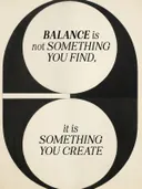 Typografieposter met tekst over balans en een zwart-wit cirkelmotief van maanfases.