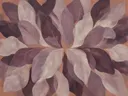 Bladpatroon in de stijl Textured Minimalism, in diep aubergine, pruim en verstoft lila, met bleek oestergrijs
