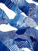 Abstract schilderij met blauwe strepen en stippenpatronen
