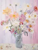 Boeket wilde bloemen in roze, wit en oranje in een glazen pot.