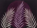 Cirkel met bladsilhouet in de stijl Retro Shapes, in diep aubergine, pruim en verstoft lila, met bleek oestergrijs