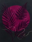 Cirkel met bladsilhouet in de stijl Retro Shapes, in aubergine, diep magenta en zacht blos, met een dunne gouden lijn