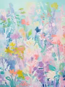 Abstract schilderij van bloemen en planten in zachte pastelkleuren.