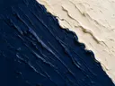 Abstract schilderij, eén kleur op de diagonaal in marine en crème