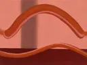Schilderij van gebogen boog in terracotta en roze, in vlakke kleurvlakken