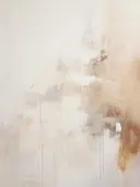 Abstract schilderij met een zachte waas in gebroken wit en okergeel.