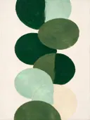 Gestapelde cirkels in de stijl Geometric Earth, in bosgroen, mos en bleek celadon, met een zacht crèmewit accent
