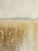 Schilderij van een korenveld met een mistige bosrand op de achtergrond.