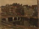 Het Rokin in Amsterdam van George Hendrik Breitner: stad met Rokin, gracht, huizen en brug, in donkerbruin en grijs
