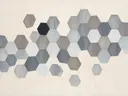 Honingraat in de stijl Geometric Earth, in steengrijs, bleek blauwgrijs en krijtwit, met een diepzwart accent