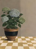 Schilderij van hortensia in camel en ivoor, in vlakke kleurvlakken