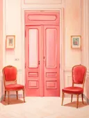 Interieurscene met roze dubbele deur, twee rode antieke stoelen en kleine portretjes aan de wand.