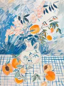 Stilleven met een kan bloemen en perziken op geblokt linnen
