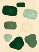 Losse kiezelstenen in de stijl Organic Geometry, in bosgroen, mos en bleek celadon, met een zacht crèmewit accent