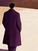 Man op de rug gezien in aubergine, mid-century modern schilderij