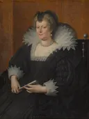 Marie de’ Medici van Pieter Brueghel the Younger: portret met vrouw, zwarte japon, kraag en waaier, in zwart met wit