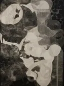 Abstracte wazige zwart-wit spiraalvormen die een omhelzing suggereren.