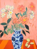 Bloemstilleven met blauw-wit porseleinen vaas, oranje en witte bloemen en fruit op een gestreepte tafel