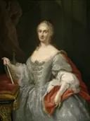 Queen Maria Amalia of Saxony van Giuseppe Bonito: portret met vrouw, zilveren jurk, kant en rode mantel, in zilvergrijs en rood