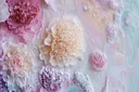 Roomwitte en roze dahliabloemen in reliëftextuur