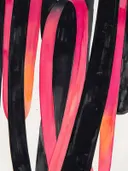 Abstract schilderij met zwarte en roze golvende linten