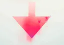Abstract kunstwerk van een roze pijl gemaakt van verfspetters op lichte achtergrond