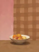 Schilderij van schaal met fruit in poederroze en bruin, in vlakke kleurvlakken
