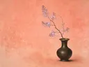 Schilderij van sering in een diep bronzen vaas met een fijne goudrand, oosterse stijl in koraal en goud