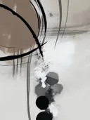 Abstract schilderij met sierlijke zwarte lijnen op een zandkleurige achtergrond