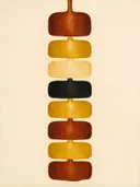 Smeltende kolommen in de stijl Textured Minimalism, in diep roest, mosterdgeel en romige crème, met een diepzwart accent