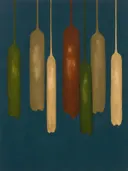 Smeltende kolommen in de stijl Textured Minimalism, in olijfgroen, kaki en bleek zand, met een gebrande sienna als accent