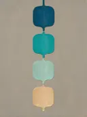 Smeltende kolommen in de stijl Textured Minimalism, in diep zeeblauw, turkoois en bleek aqua, met warm zand