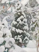 Impressionistisch winterschilderij van sneeuwbedekte dennenstruik