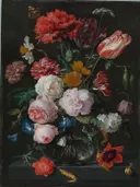 Still Life with Flowers in a Glass Vase van Jan Davidsz de Heem: bloemen met boeket, rozen, tulpen en glazen vaas, in rood en roze op donker