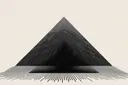Piramide opgebouwd uit fijne lijnen met stralende basislijnen op beige achtergrond