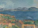 The Bay of Marseille, Seen from L'Estaque van Paul Cezanne: zee met baai, zee, daken en bergen, in diep blauw met okerrood
