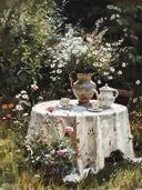 Schilderij van een theetafel met porselein omringd door wilde bloemen.
