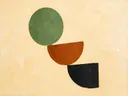 Totem in de stijl Geometric Earth, in saliegroen, romige crème en terracotta, met een diepzwart accent