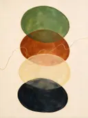 Transparante vlakken in de stijl Organic Geometry, in saliegroen, romige crème en terracotta, met een diepzwart accent