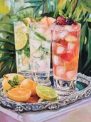 Schilderij van drie cocktails met citrusvruchten op een zilveren dienblad.