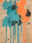 Abstracte verfvlekken in turquoise, oranje en zwart die uitlopen over krantenpapier.