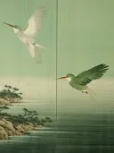 Twee vogels vliegend boven water bij een oever met pijnbomen.