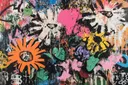 Kleurrijk expressief bloemenboeket met sunflower, roze roos en gele bloem op witte achtergrond met verfspatten