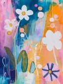 Schilderij met witte bloemen met gouden middens en pastelkleurige stippen op blauw en oranje geschilderde achtergrond