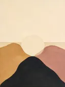 Woestijnlandschap in de stijl Textured Minimalism, in warm oker, zachte crème en verstoft roze, met een diepzwart accent