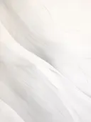 Abstract werk met waaierende fijne lijnen op lichte achtergrond.