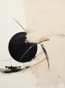 Abstract schilderij met een grote zwarte cirkel en crèmekleurige penseelstreken op een lichte achtergrond.